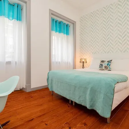 Times Apartment *